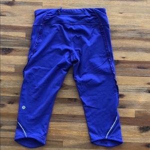 EUC Lululemon Below the Knee Crop Pants